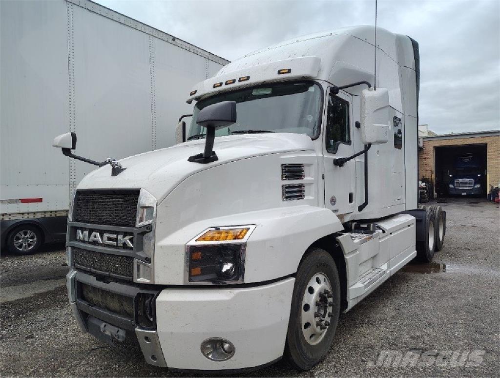 Mack Anthem 64T Cavalos Mecânicos
