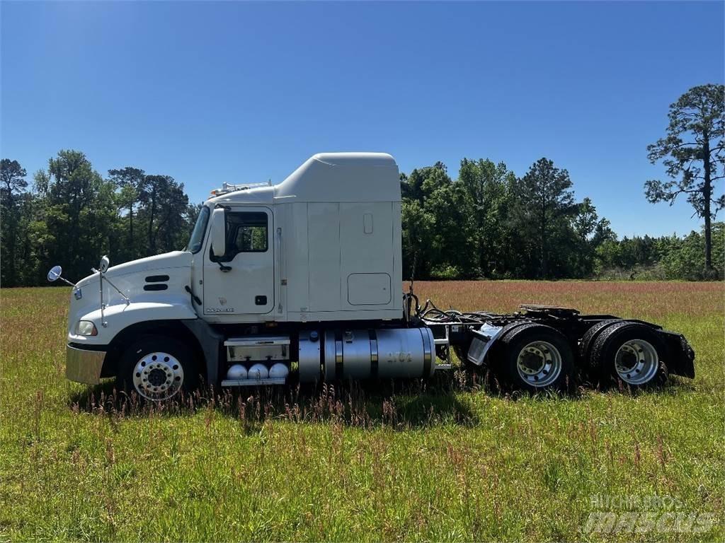 Mack CXU 613 Cavalos Mecânicos