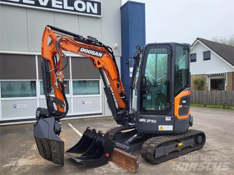 Develon DX27z-7 Miniescavadeiras