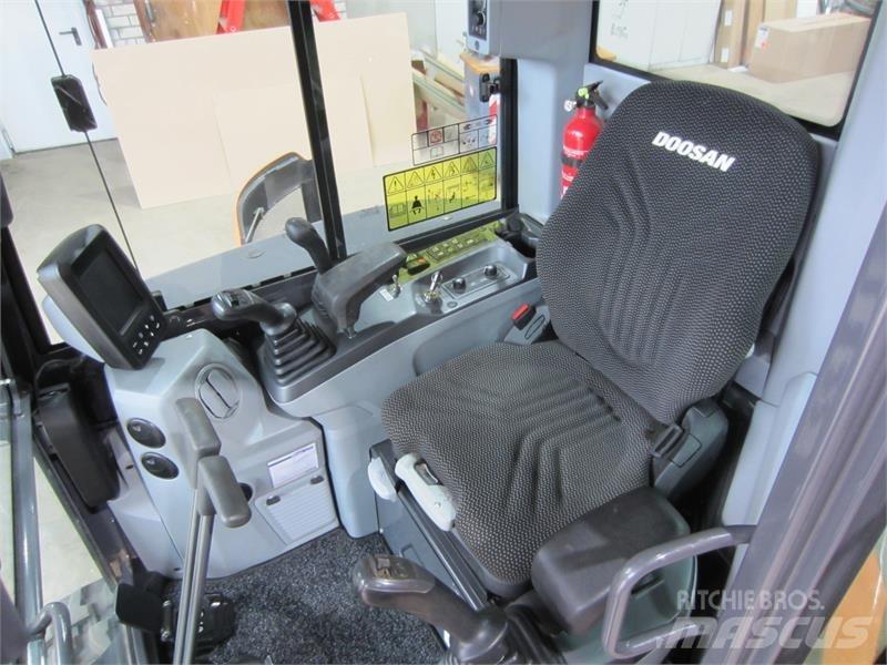 Develon DX27z-7 Miniescavadeiras