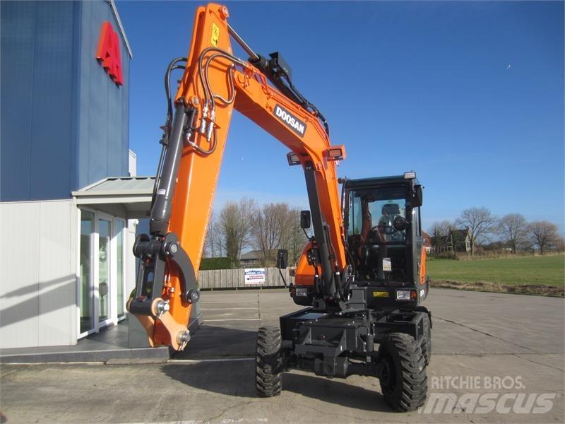 Develon DX57W-7 Miniescavadeiras