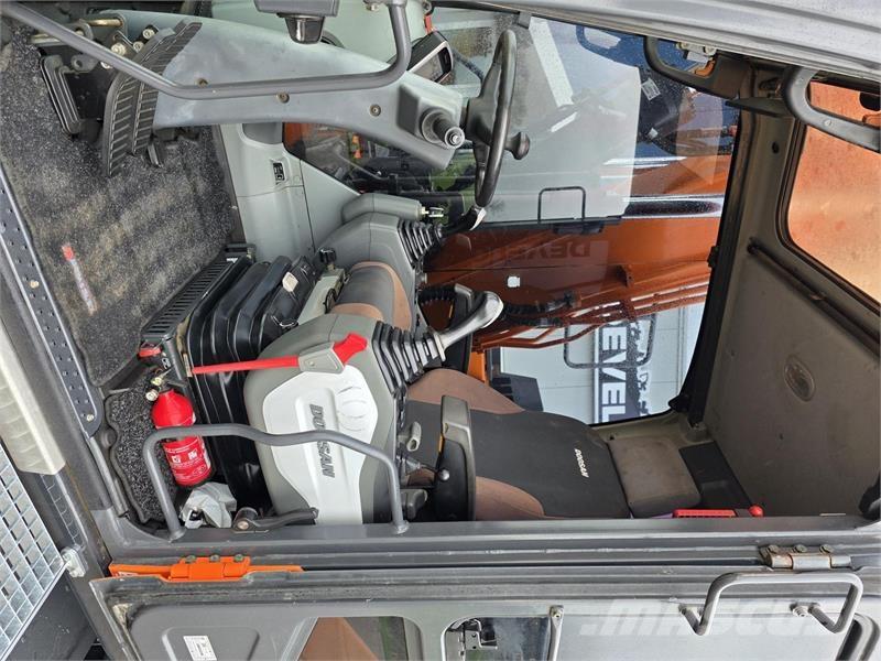 Doosan DX170W-5 Escavadoras de rodas