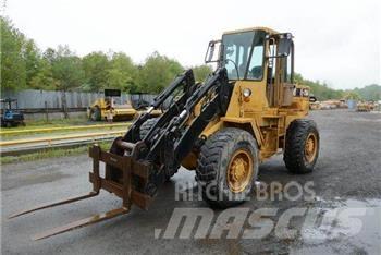 CAT IT28B Carregadeiras de rodas