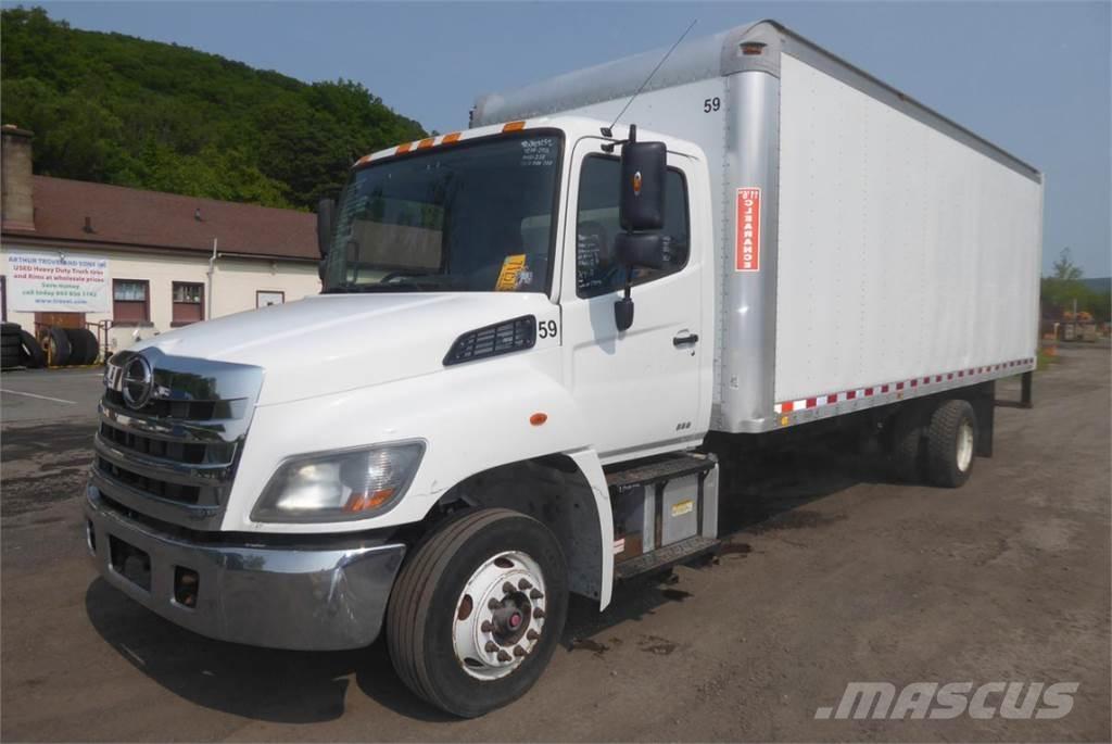 Hino 258 Caminhões de caixa fechada