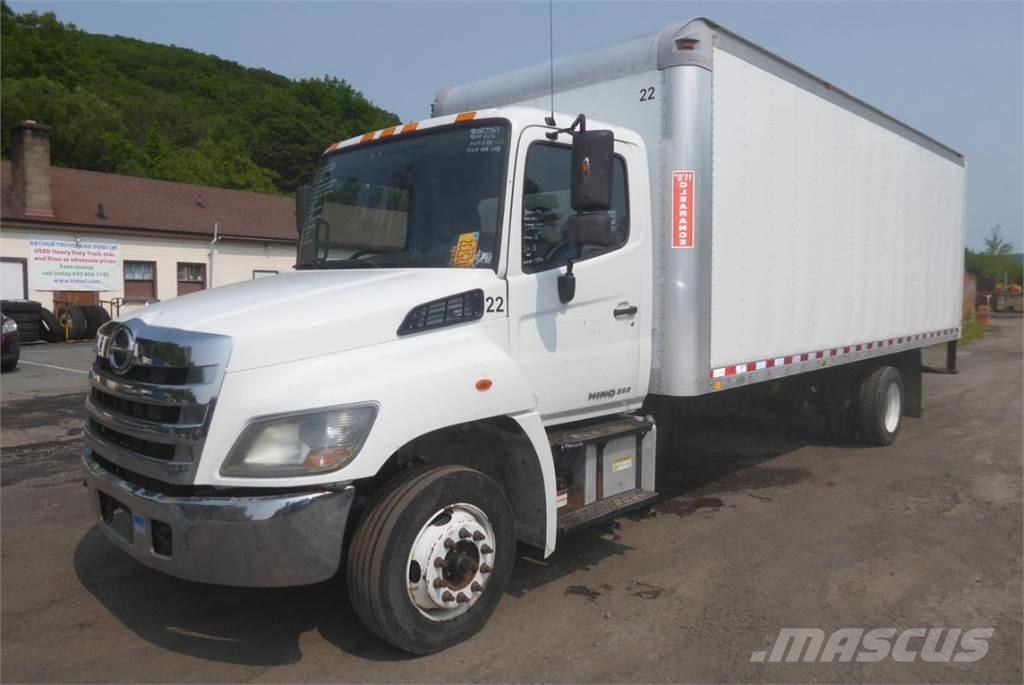 Hino 258 Caminhões de caixa fechada