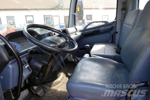 Hino NB165 Camiões de chassis e cabine