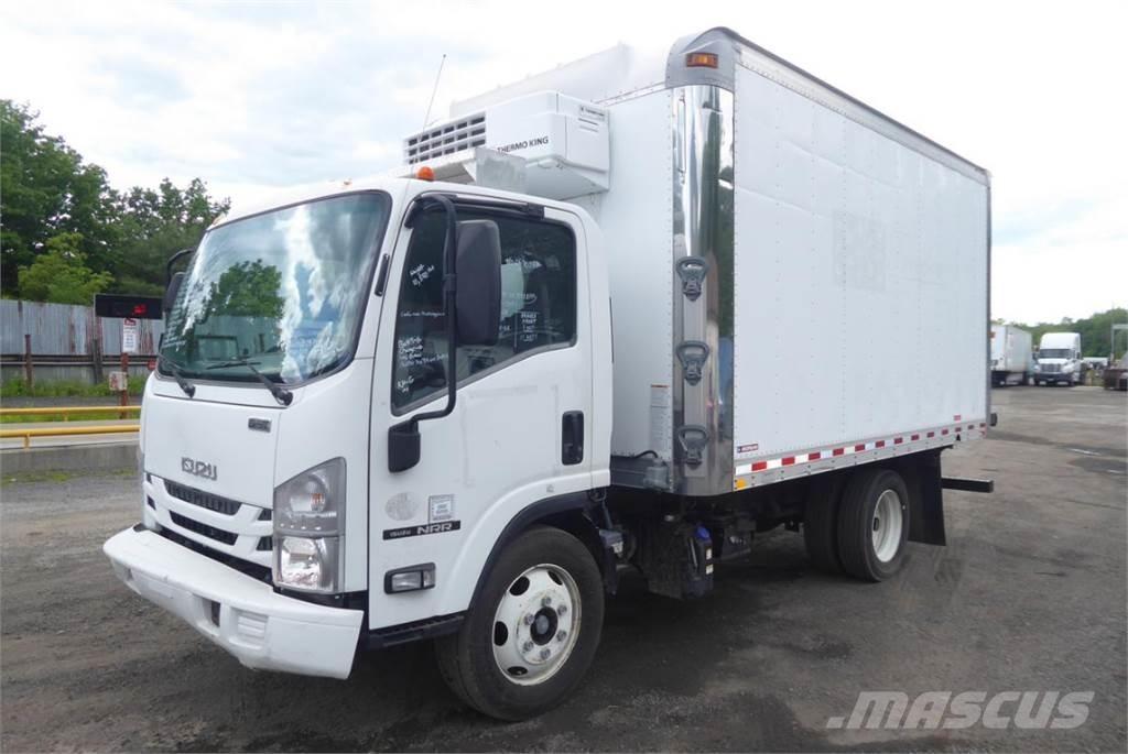Isuzu NPR Caminhões de caixa fechada