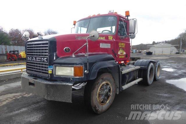 Mack CL713 Camiões de chassis e cabine