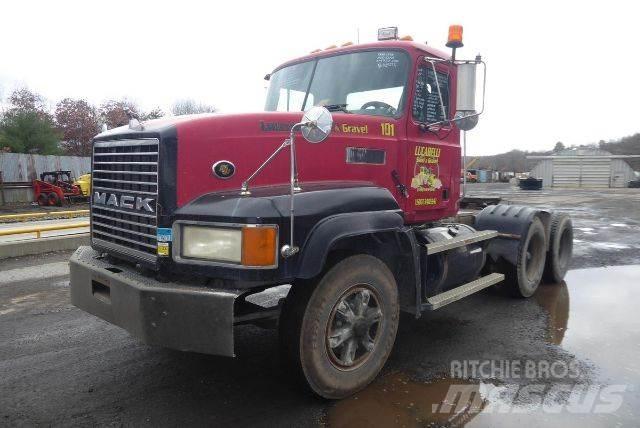 Mack CL713 Camiões de chassis e cabine