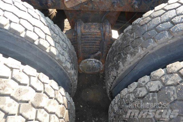Mack CV713 Camiões de chassis e cabine