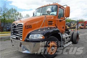 Mack CX612 Camiões de chassis e cabine