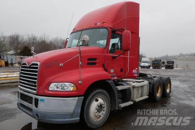 Mack CXU613 Camiões de chassis e cabine