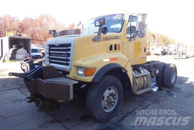 Sterling L8500 Camiões de chassis e cabine