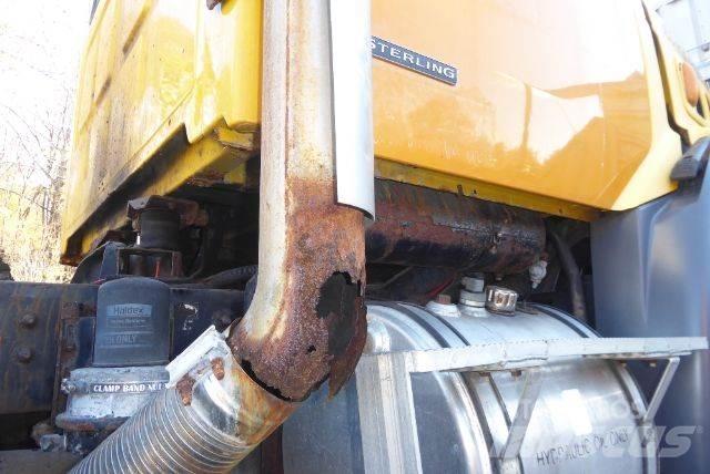 Sterling L8500 Camiões de chassis e cabine