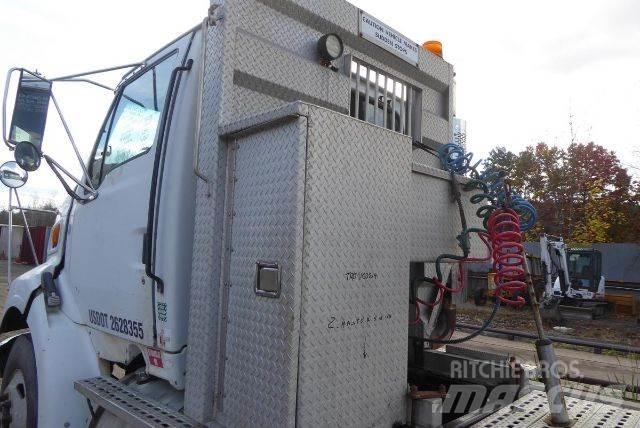 Sterling LT9500 Camiões de chassis e cabine