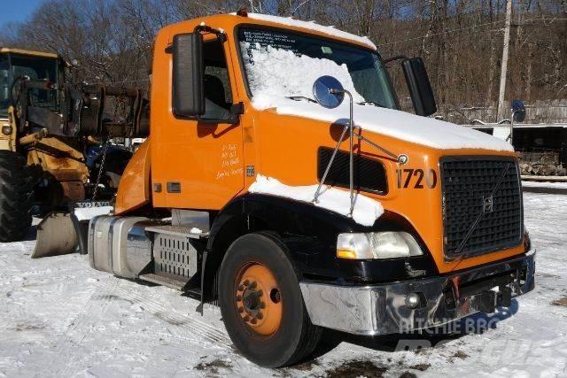 Volvo VNM42T Camiões de chassis e cabine