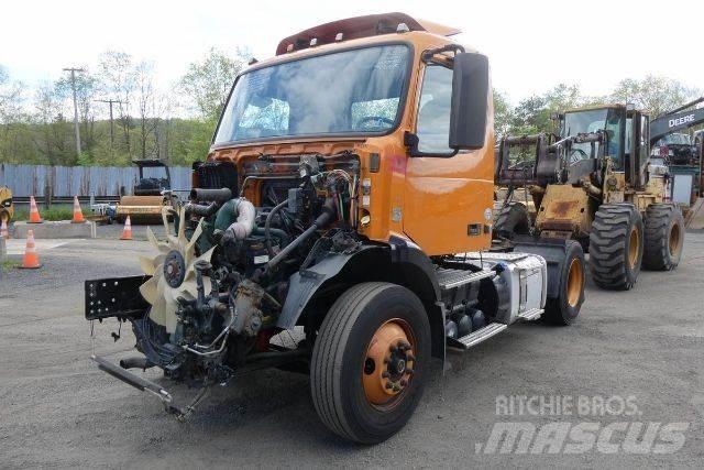 Volvo VNM42T Camiões de chassis e cabine