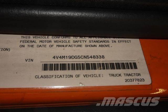 Volvo VNM42T Camiões de chassis e cabine