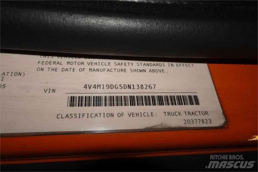 Volvo VNM42T Camiões de chassis e cabine