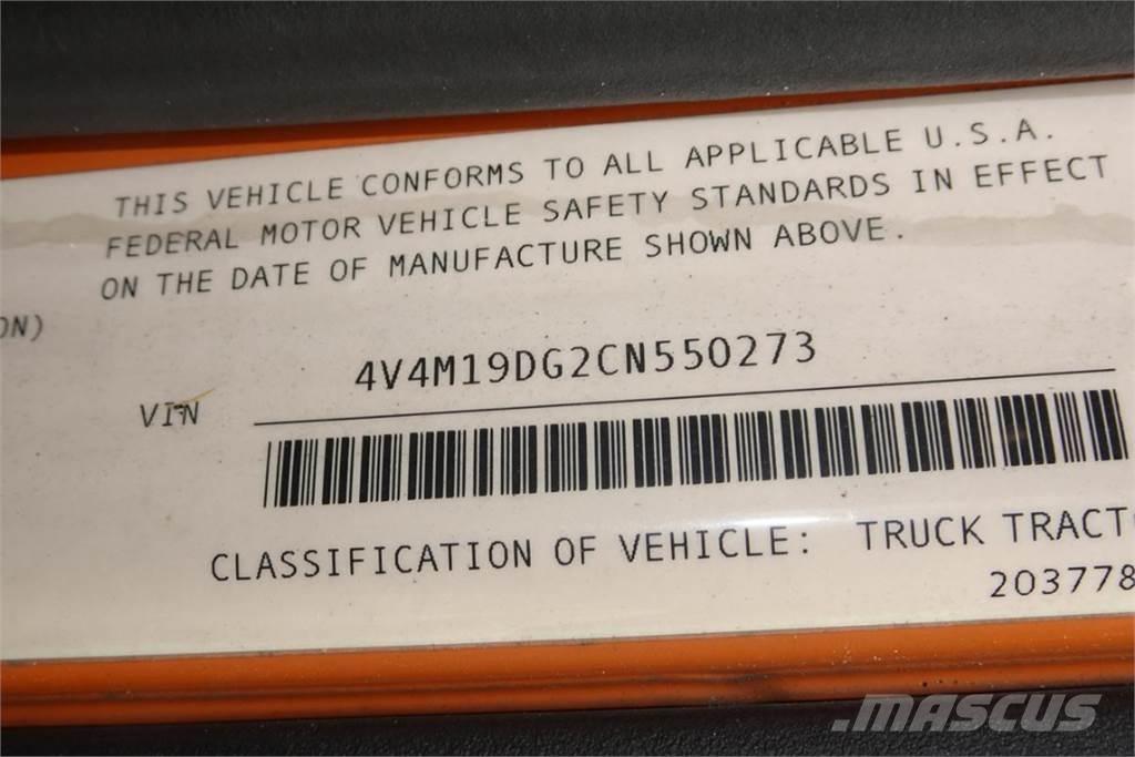 Volvo VNM42T Camiões de chassis e cabine
