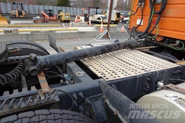Volvo VNM64T Camiões de chassis e cabine