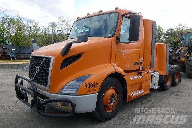 Volvo VNR64T300 Camiões de chassis e cabine