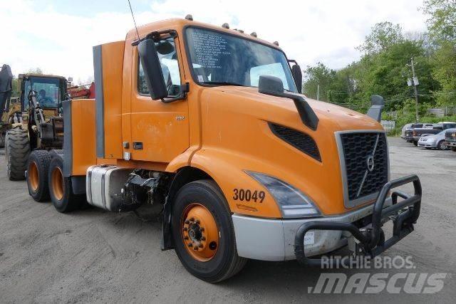 Volvo VNR64T300 Camiões de chassis e cabine