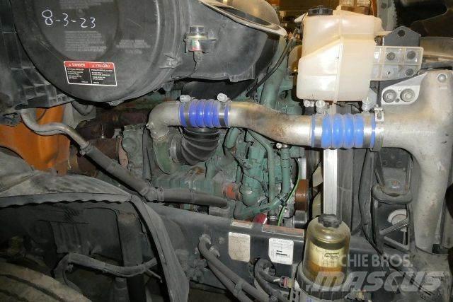 Volvo VNR64T300 Camiões de chassis e cabine