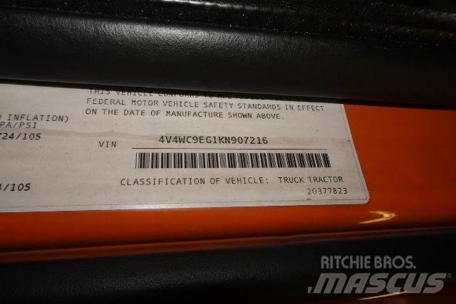 Volvo VNR64T300 Camiões de chassis e cabine