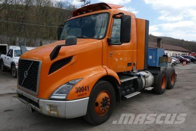 Volvo VNR64T300 Camiões de chassis e cabine