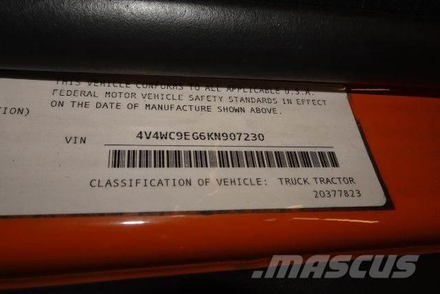 Volvo VNR64T300 Camiões de chassis e cabine