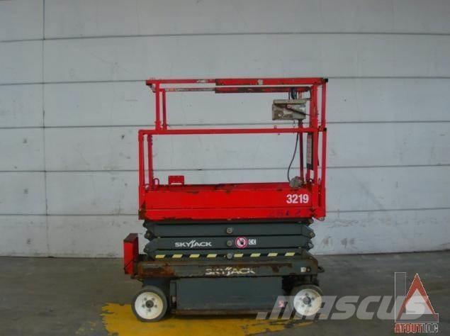 SkyJack SJ3219 Elevadores braços articulados