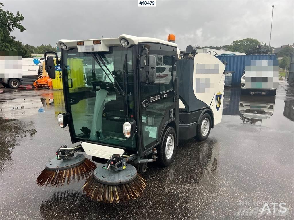Boschung S2 sweeper Camiões varredores
