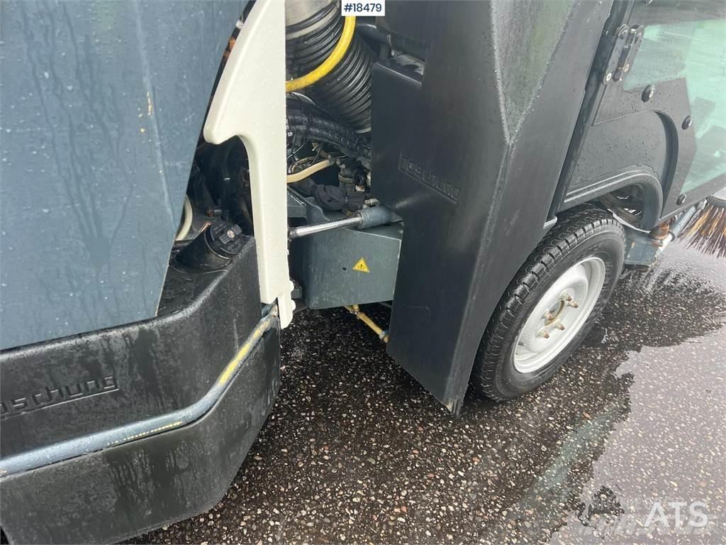 Boschung S2 sweeper Camiões varredores