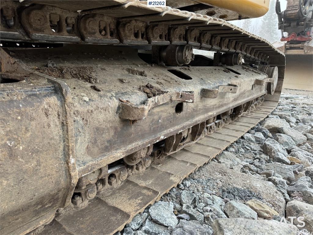 CAT 323 Escavadeiras de esteiras