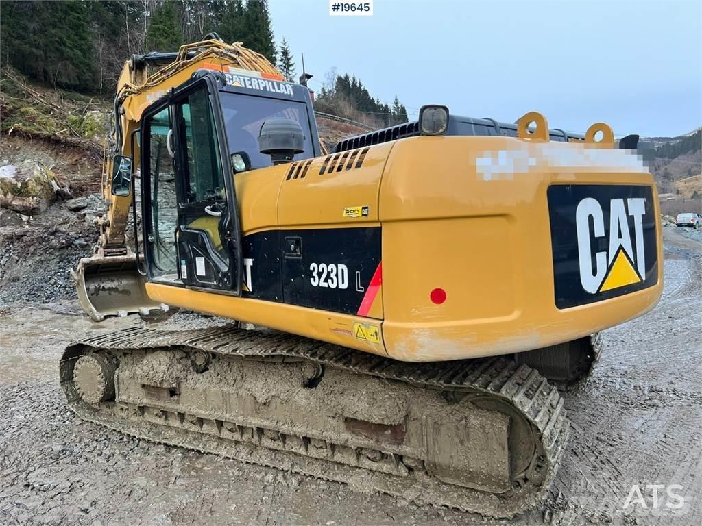 CAT 323D Escavadeiras de esteiras