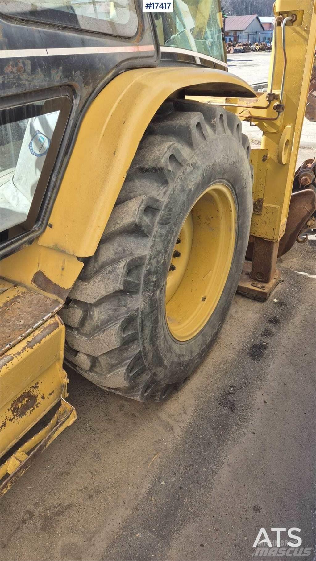 CAT 428D Retroescavadeiras