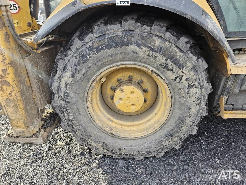 CAT 432F Retroescavadeiras