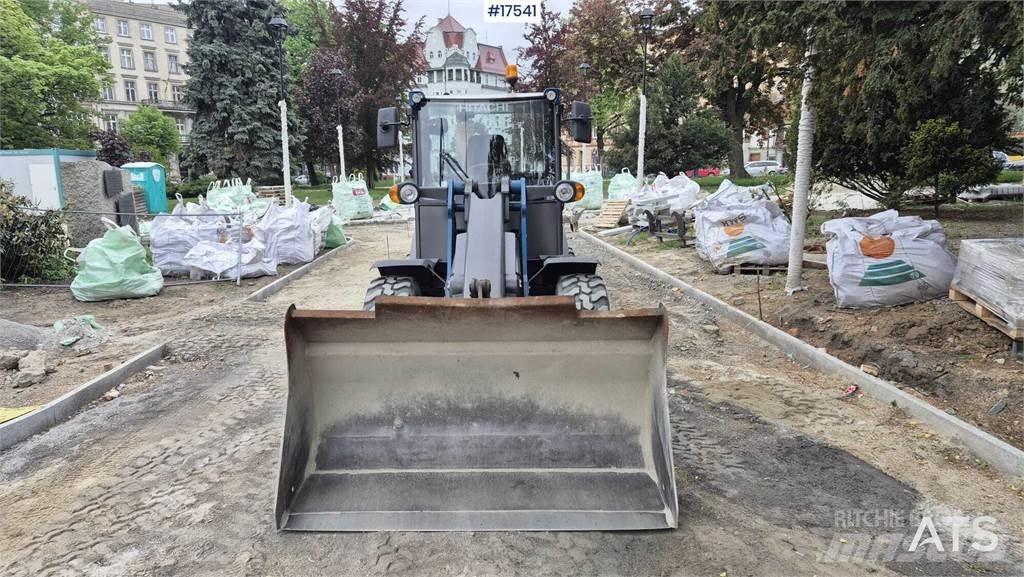 Hitachi ZW 75 Carregadeiras de rodas