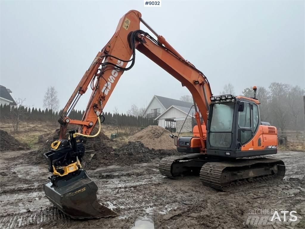 Doosan DX140LC Escavadeiras de esteiras
