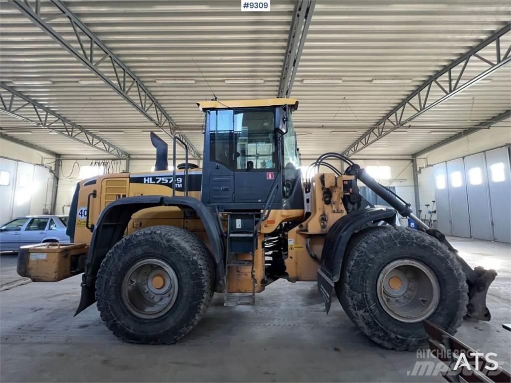 Hyundai HL757TM-9 Dozers Tratores rodas