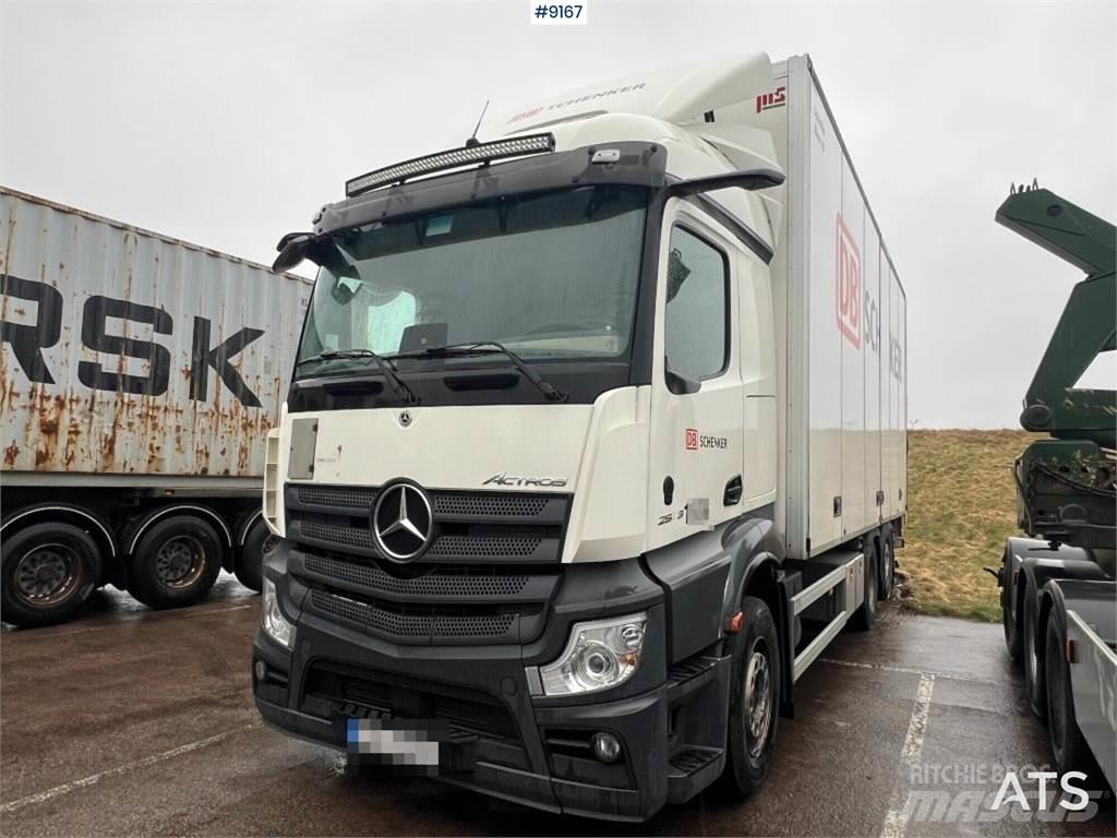 Mercedes-Benz Actros Caminhões de caixa fechada