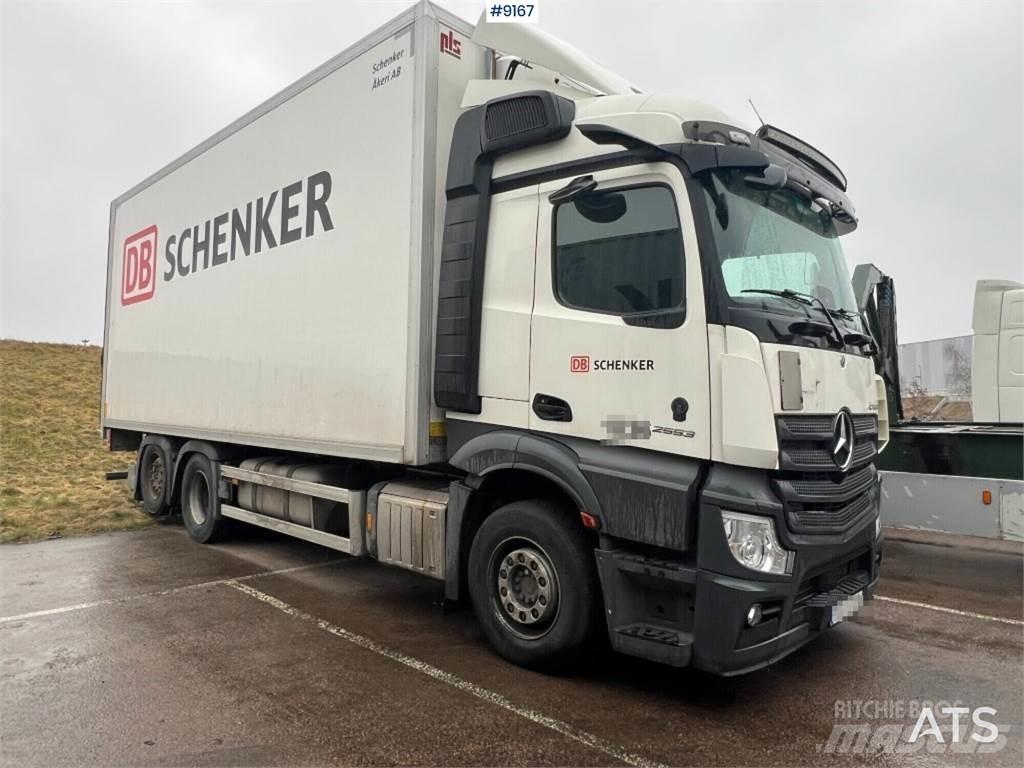 Mercedes-Benz Actros Caminhões de caixa fechada