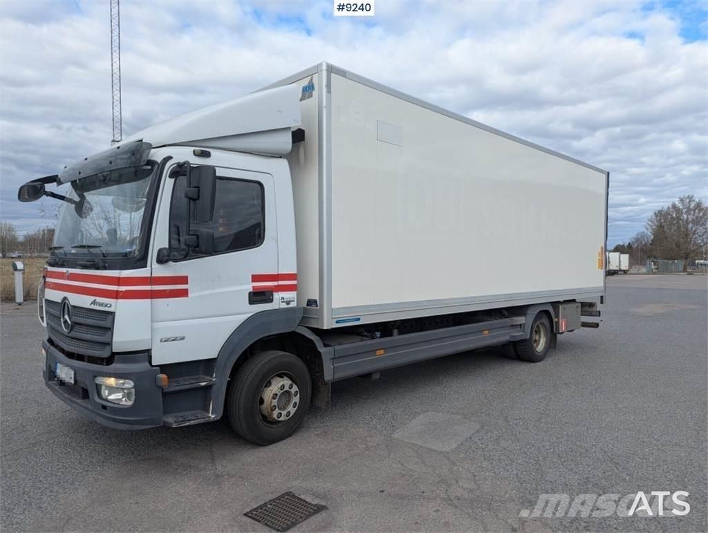 Mercedes-Benz ATEGO Caminhões de caixa fechada