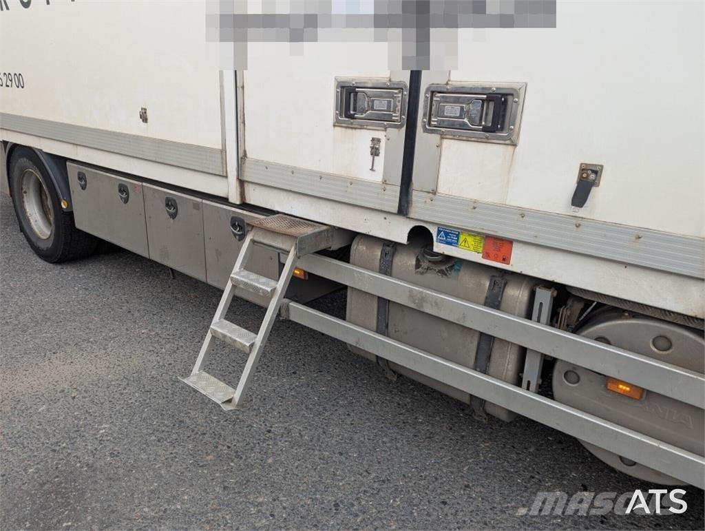 Scania P280 Caminhões de caixa fechada