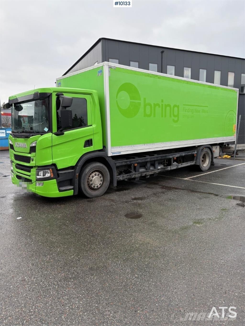 Scania P280B4X2NB Caminhões de caixa fechada