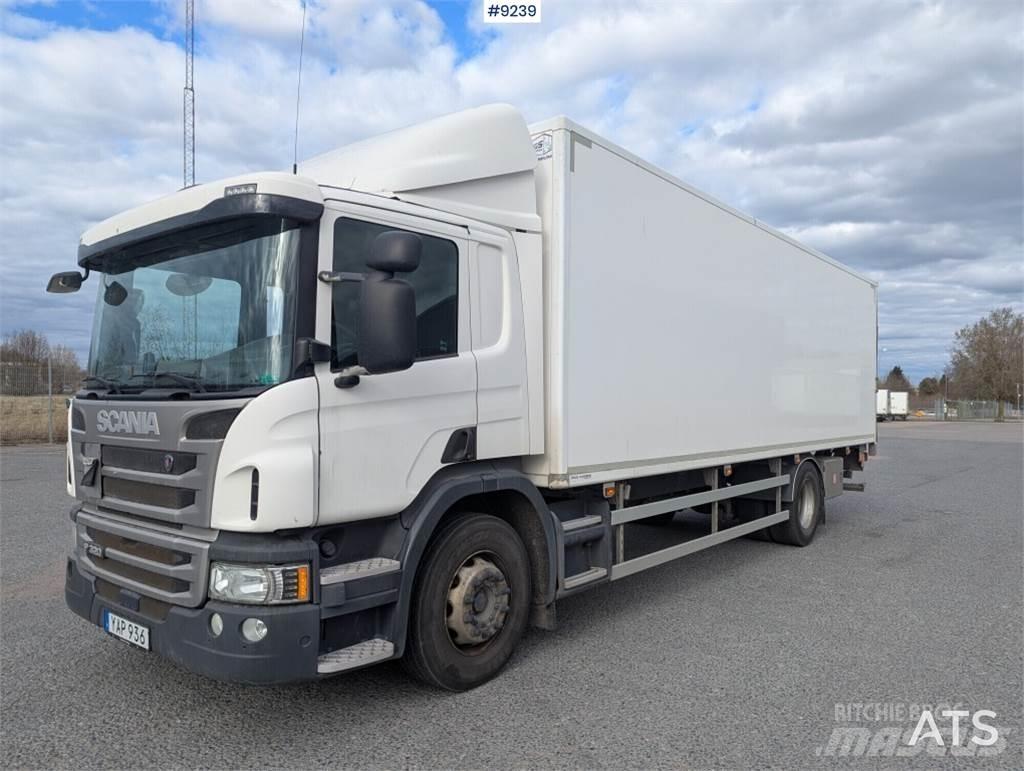 Scania P320 Caminhões de caixa fechada