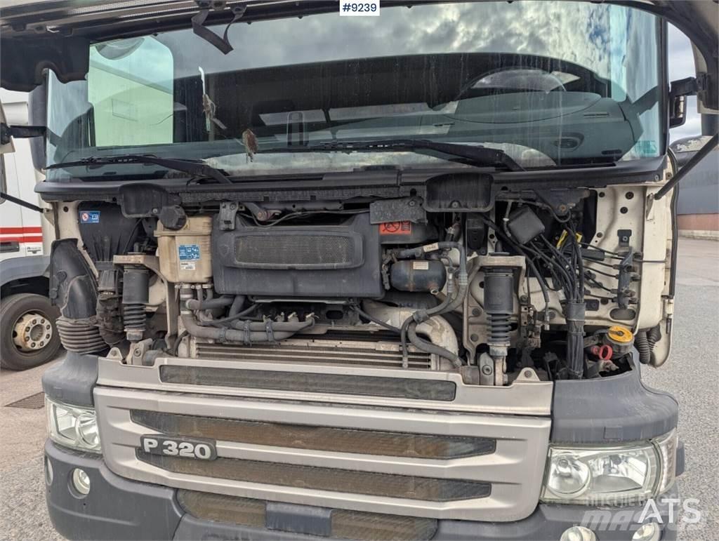 Scania P320 Caminhões de caixa fechada