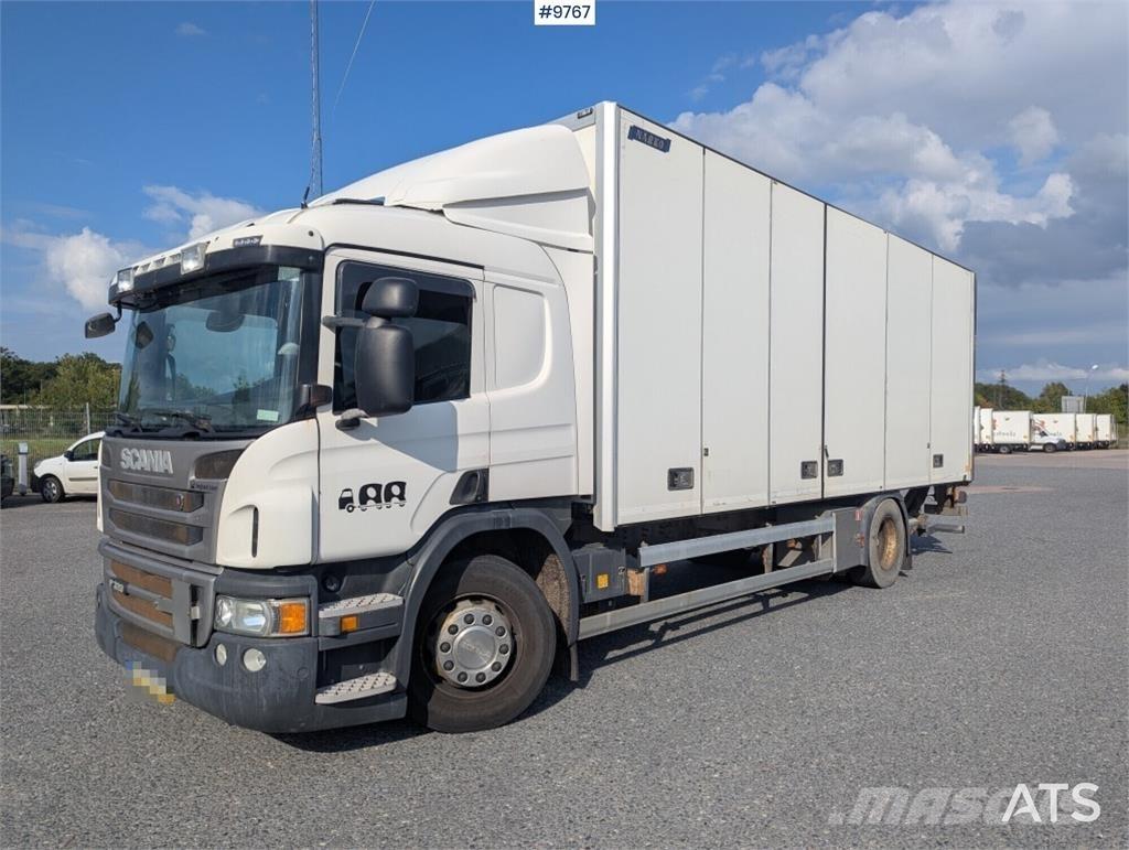 Scania P320 Caminhões de caixa fechada