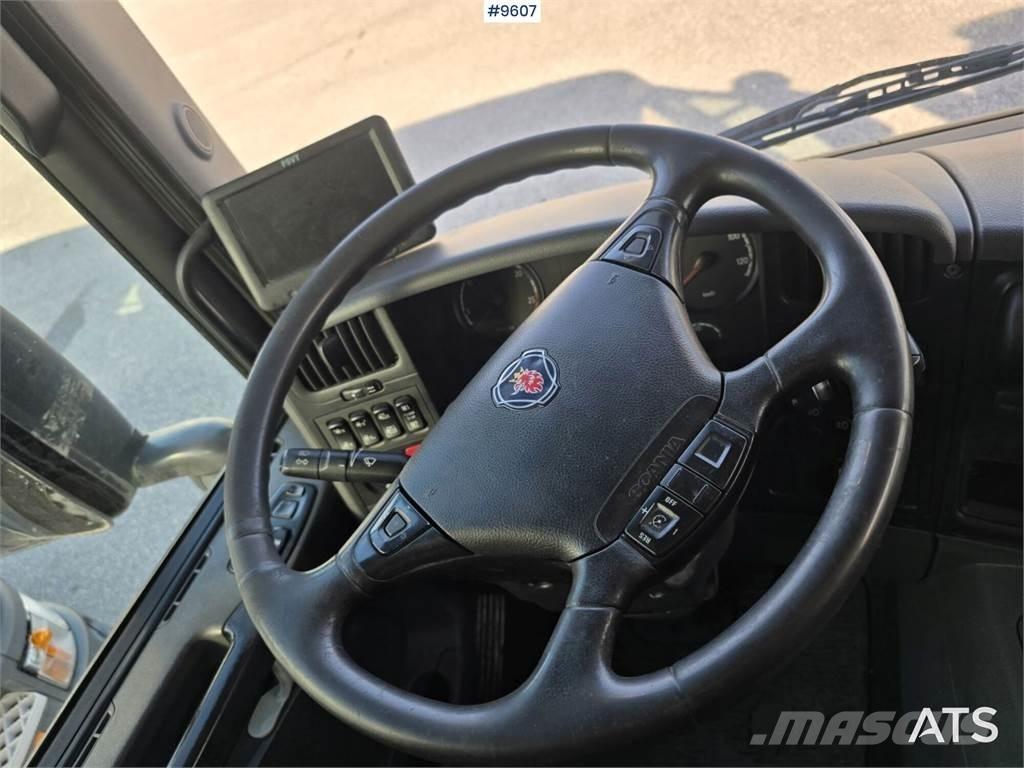 Scania P320 Skåpbil Caminhões de caixa fechada